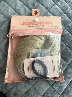 INH - Insert Name Here Mid Length Jordynn Ponytail - Blonde